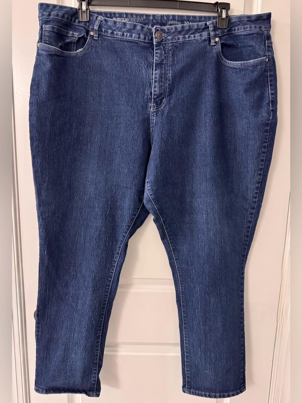 #z153 - Avenue Denim Dark Wash Blue Denim Skinny Jeans, Size 30 Average